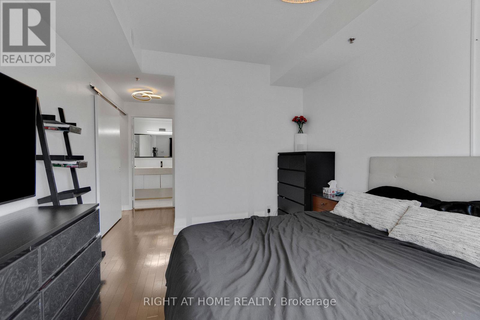 Lph01 - 21 Nelson Street, Toronto, Ontario  M5V 3H9 - Photo 29 - C13061158
