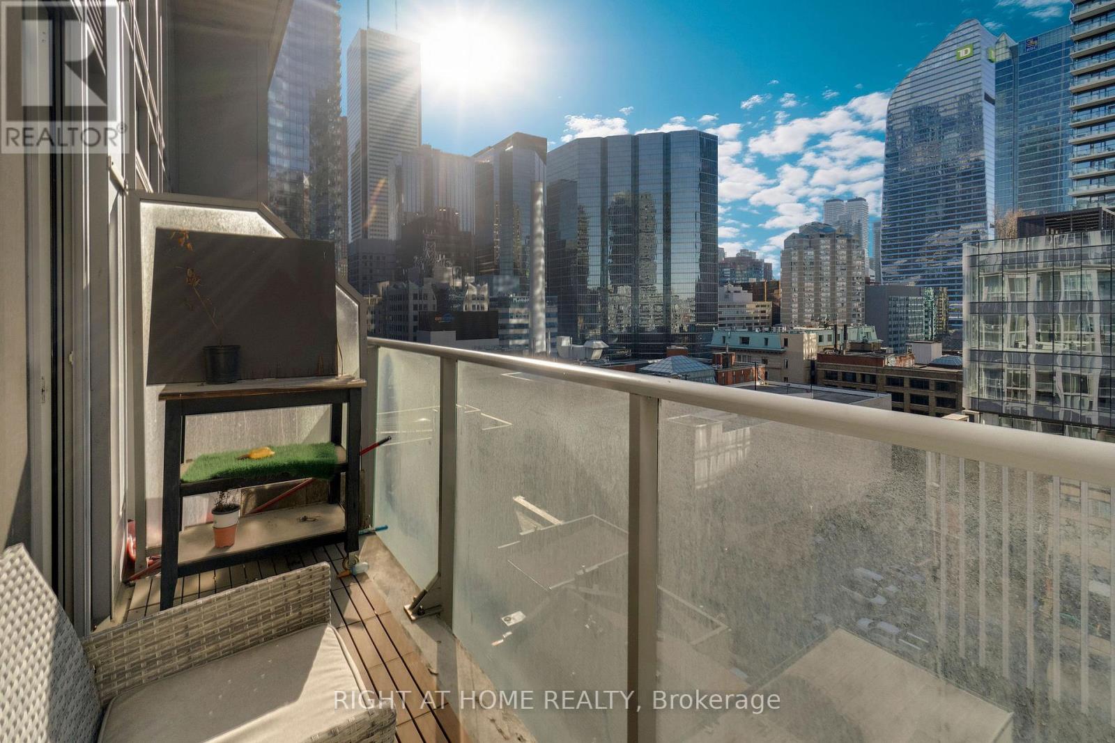 Lph01 - 21 Nelson Street, Toronto, Ontario  M5V 3H9 - Photo 39 - C13061158