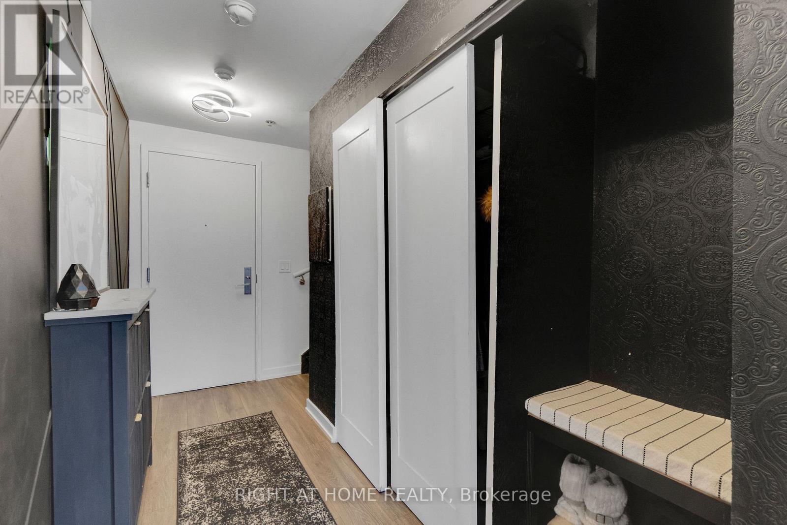 Lph01 - 21 Nelson Street, Toronto, Ontario  M5V 3H9 - Photo 9 - C13061158