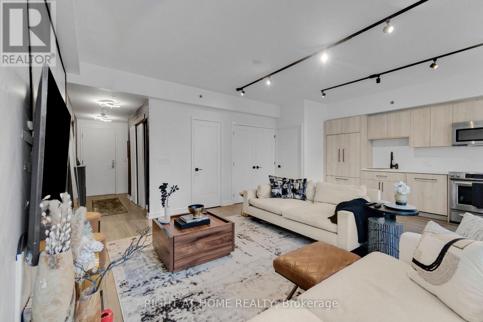 Lph01 - 21 Nelson Street, Toronto, Ontario  M5V 3H9 - Photo 13 - C13061168