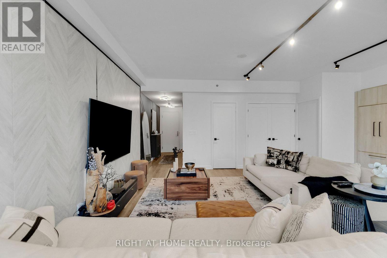 Lph01 - 21 Nelson Street, Toronto, Ontario  M5V 3H9 - Photo 14 - C13061168
