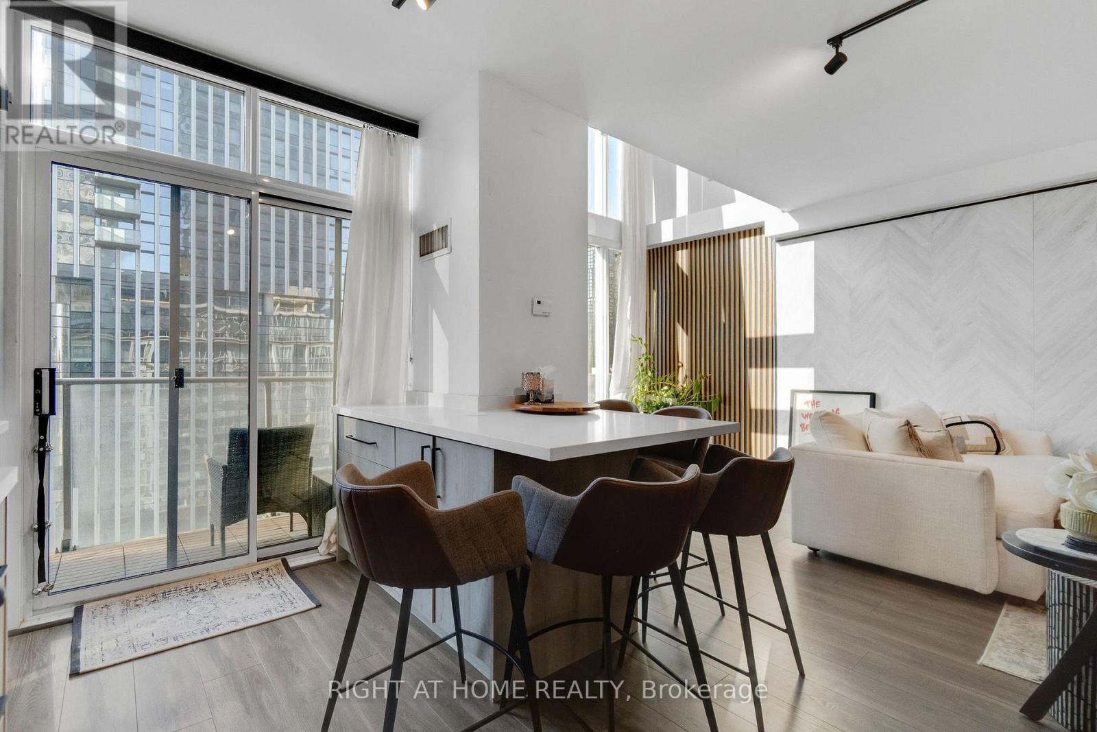 Lph01 - 21 Nelson Street, Toronto, Ontario  M5V 3H9 - Photo 18 - C13061168