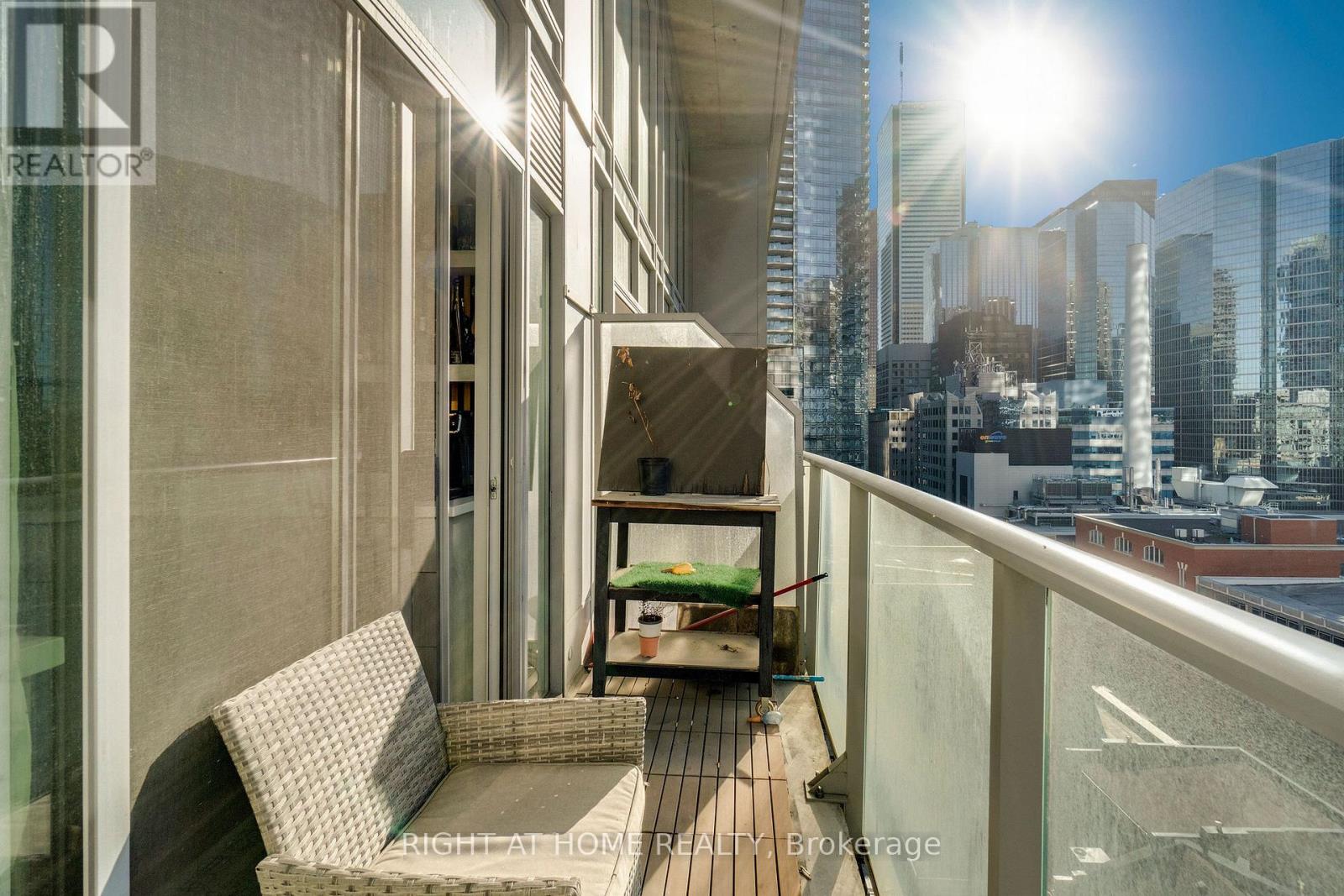 Lph01 - 21 Nelson Street, Toronto, Ontario  M5V 3H9 - Photo 40 - C13061168