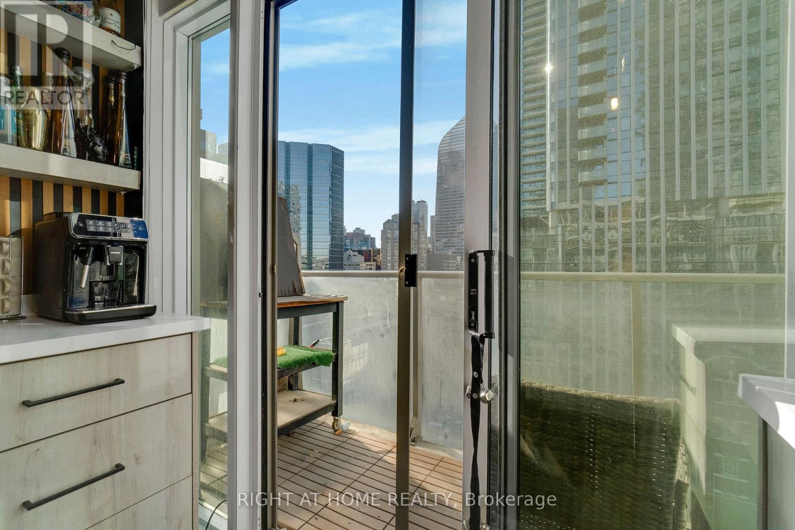 Lph01 - 21 Nelson Street, Toronto, Ontario  M5V 3H9 - Photo 42 - C13061168