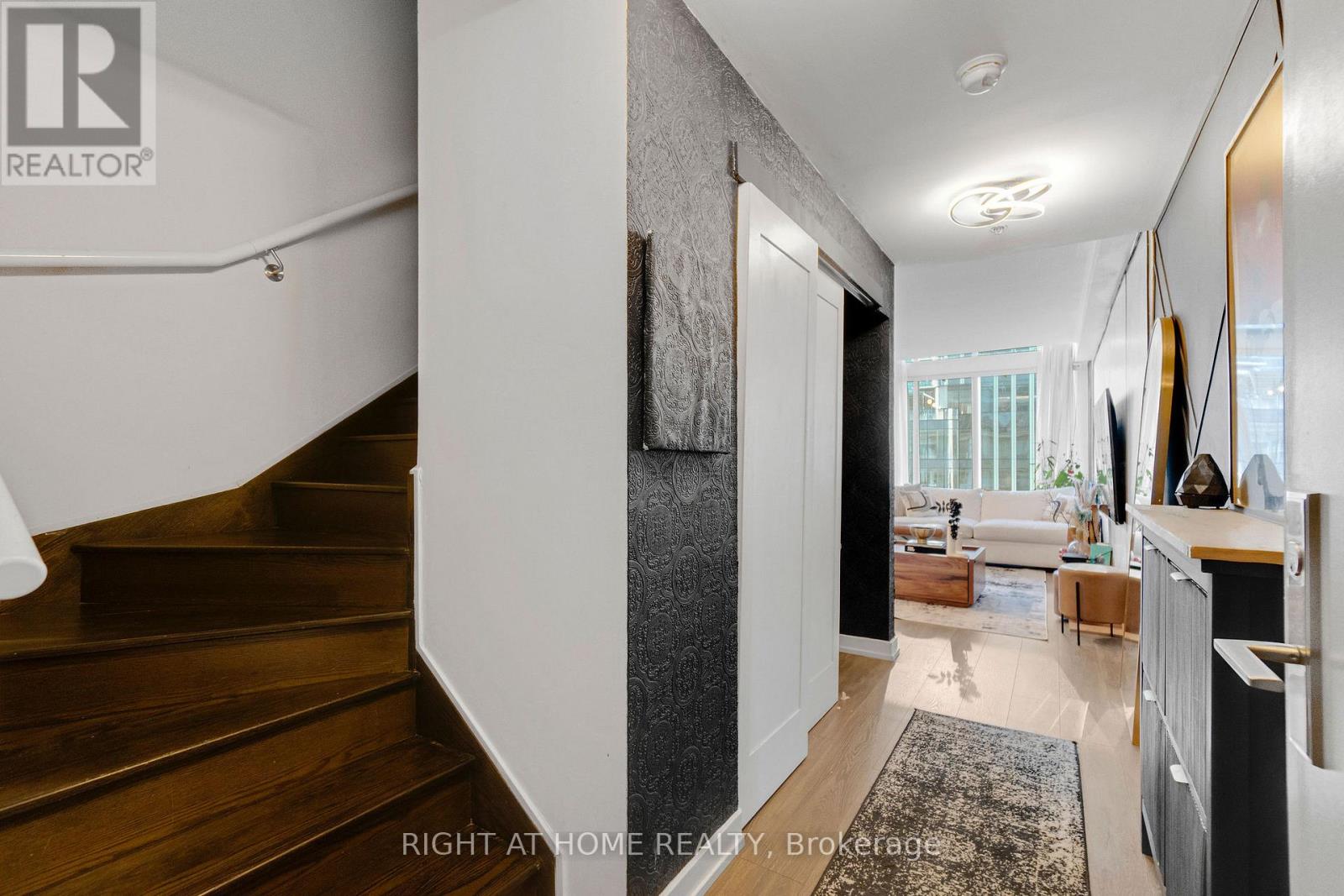 Lph01 - 21 Nelson Street, Toronto, Ontario  M5V 3H9 - Photo 5 - C13061168