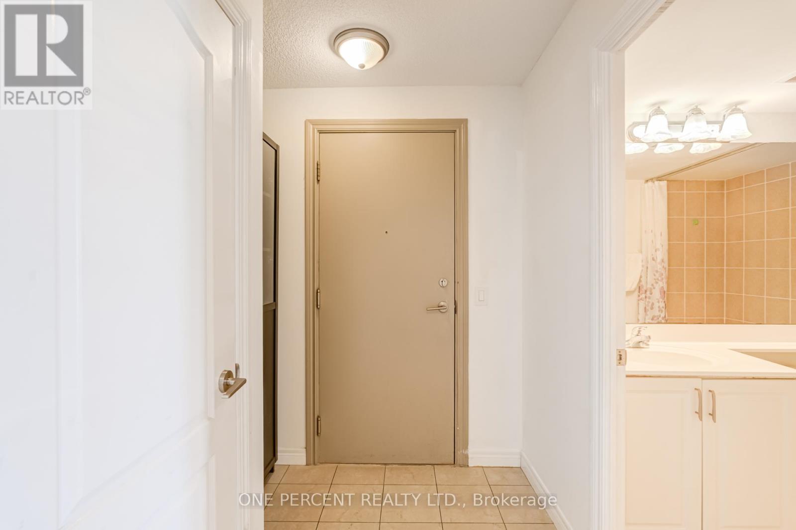 2004 - 70 Town Centre Court, Toronto, Ontario  M1P 4Y7 - Photo 15 - E13061176