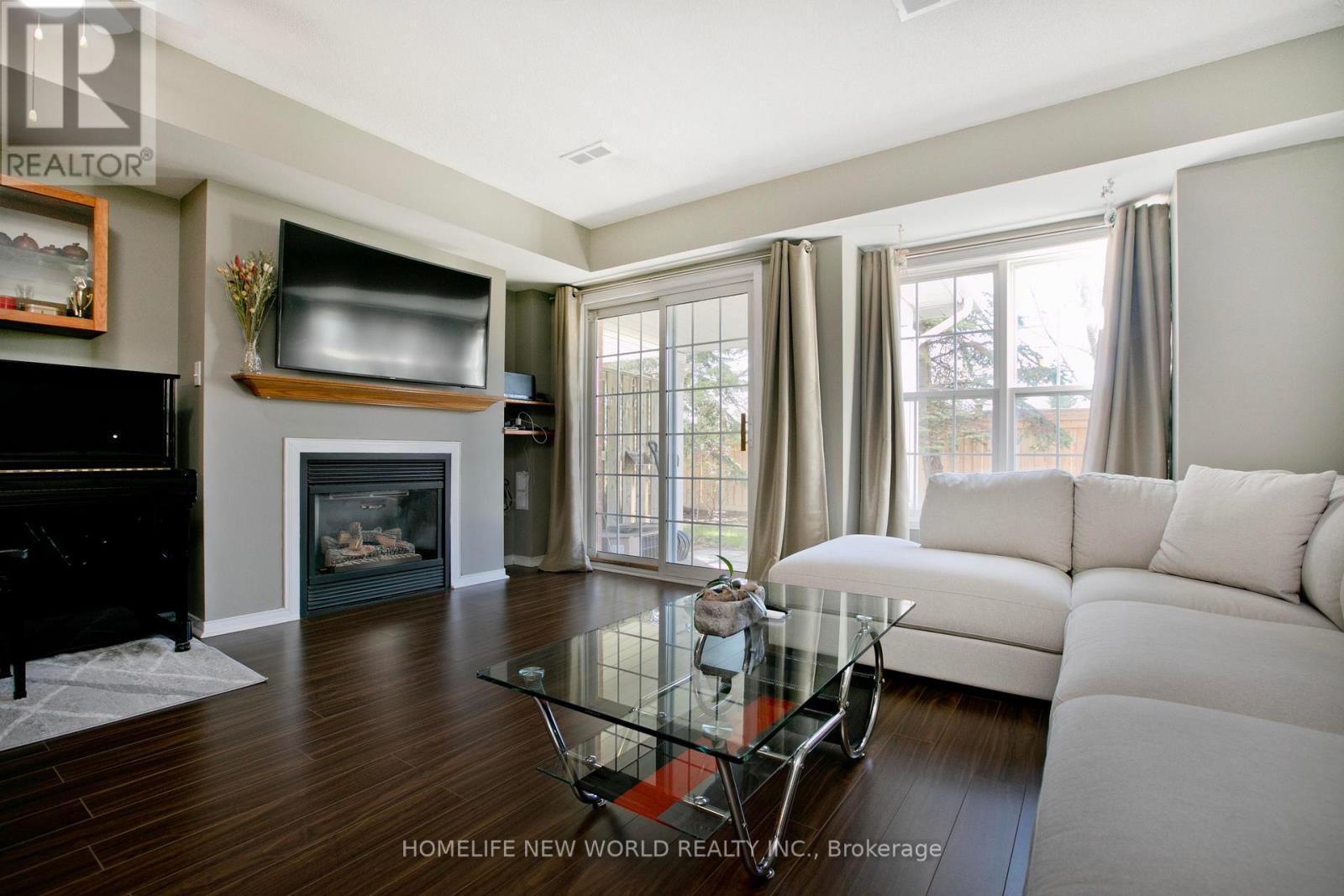 694 Limpert Terrace, Newmarket, Ontario  L3Y 8R2 - Photo 2 - N13061080