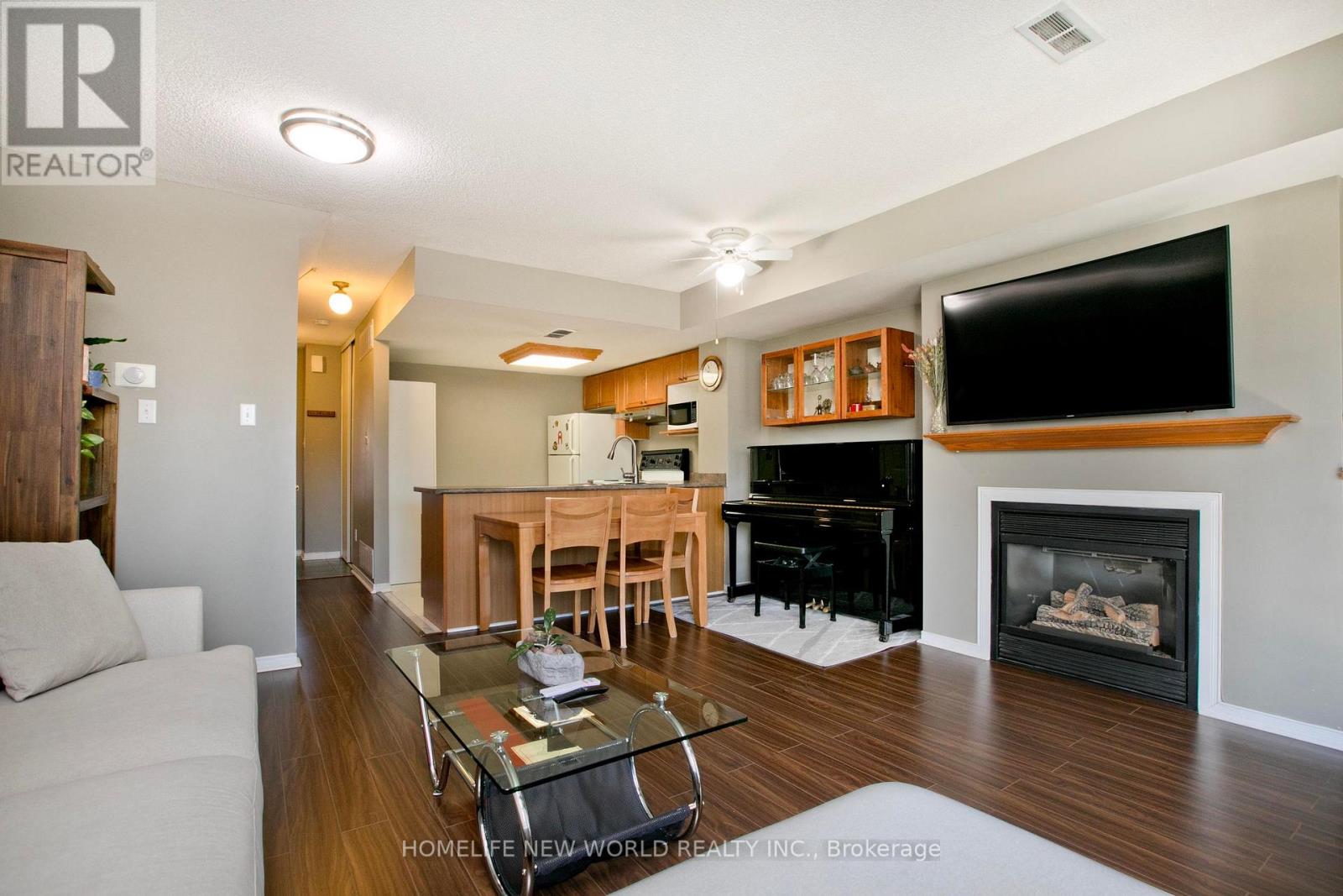 694 Limpert Terrace, Newmarket, Ontario  L3Y 8R2 - Photo 4 - N13061080