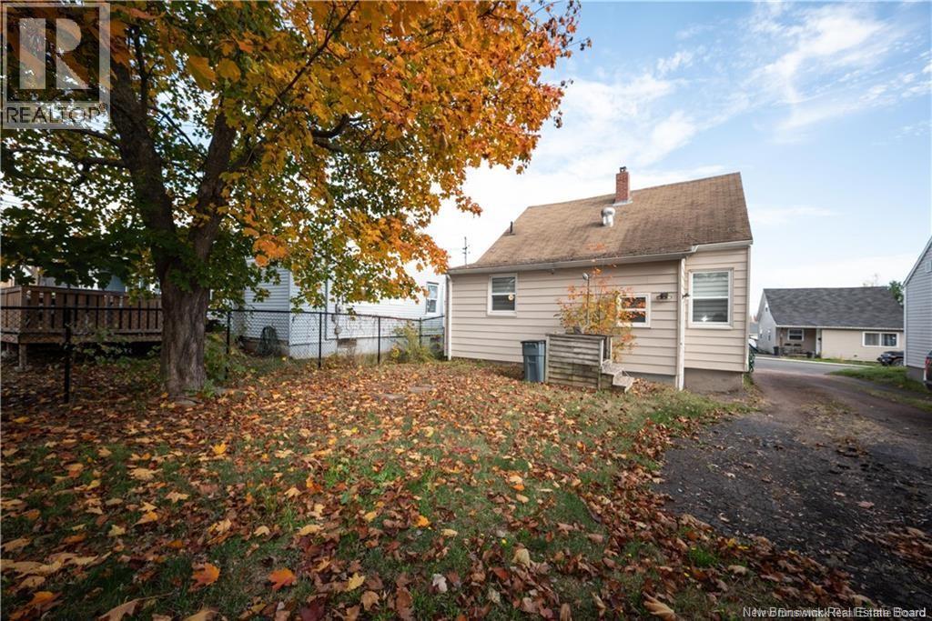 29 Copp Street, Dieppe, New Brunswick  E1A 2G9 - Photo 2 - NB138101