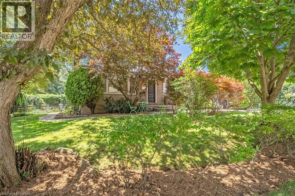 564 Maplehill Drive, Burlington, Ontario  L7N 2W3 - Photo 3 - 40824379