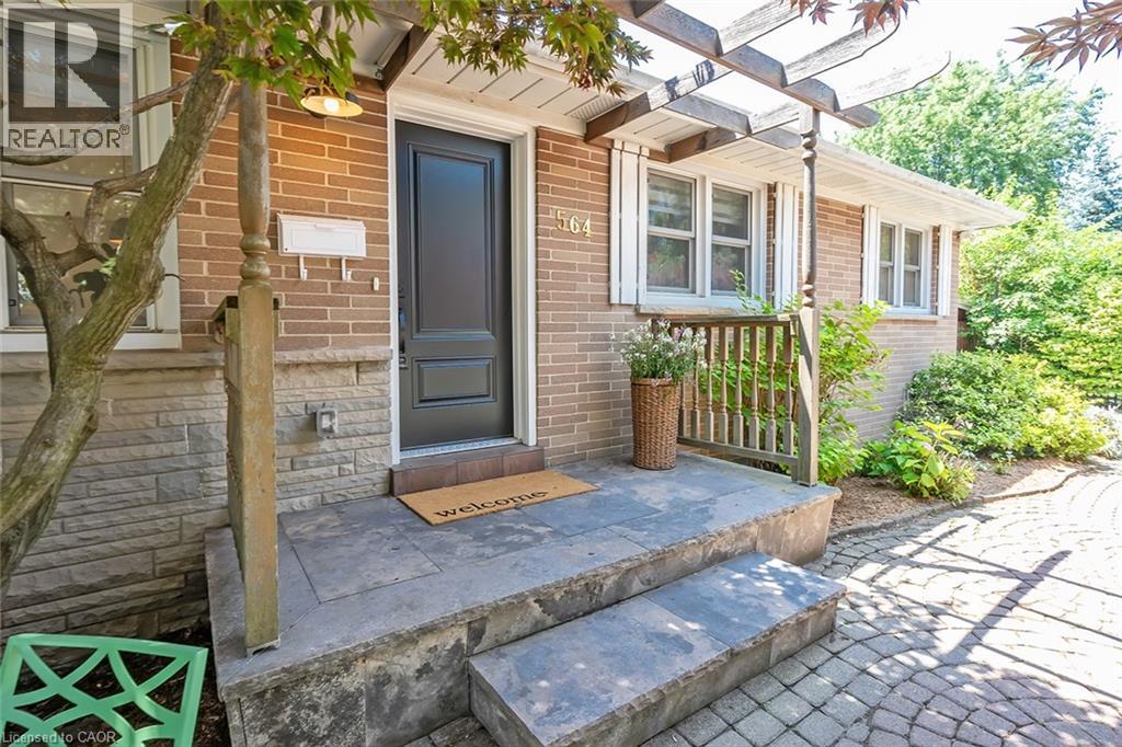 564 Maplehill Drive, Burlington, Ontario  L7N 2W3 - Photo 4 - 40824379