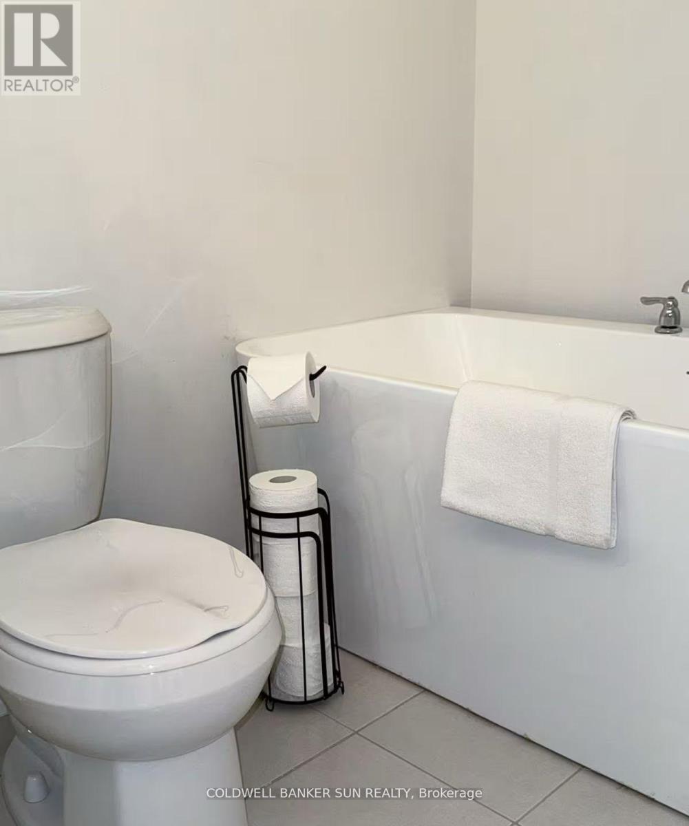 7 Marvin Avenue, Oakville, Ontario  L6H 7C5 - Photo 12 - W13061056