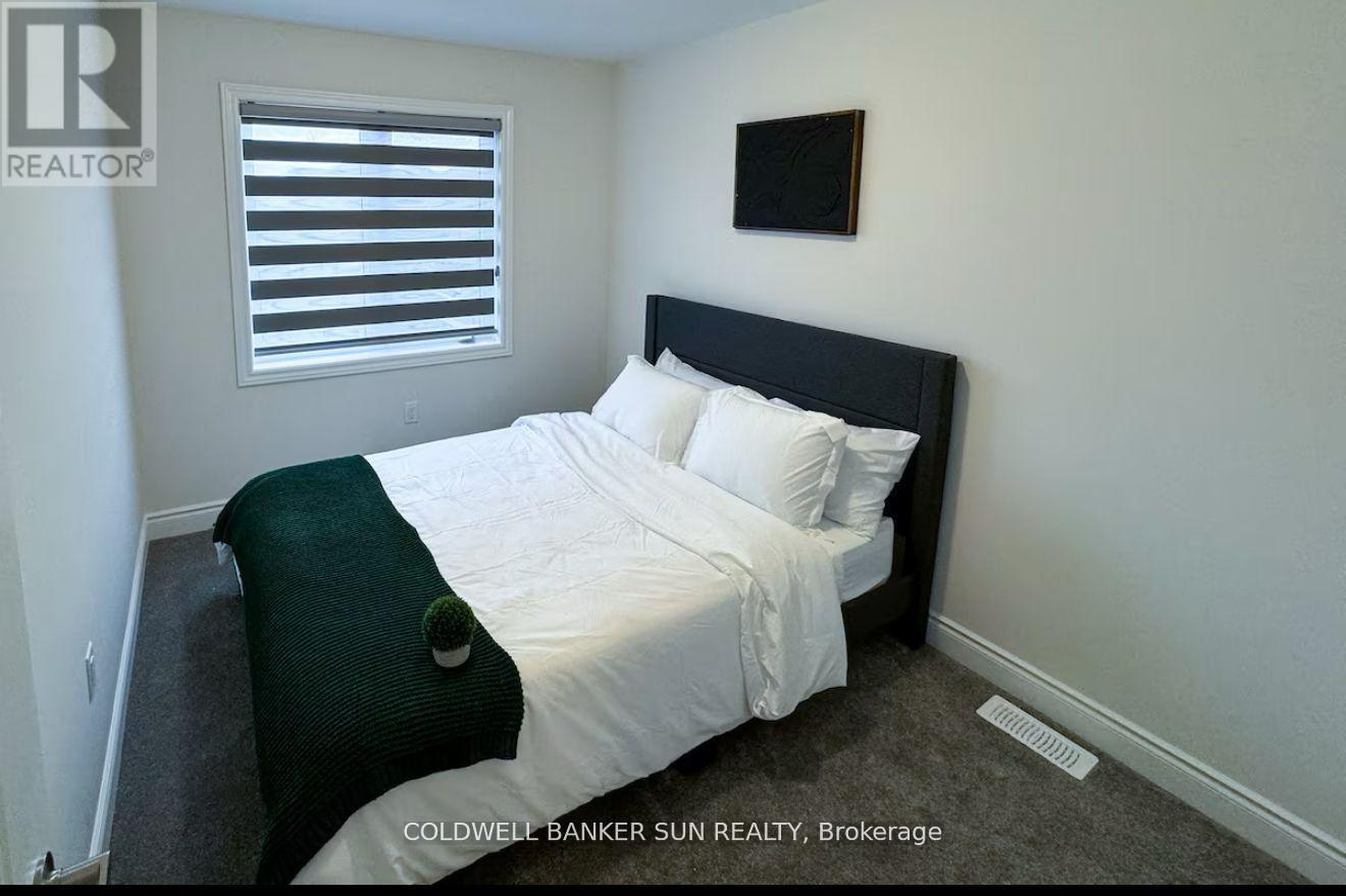 7 Marvin Avenue, Oakville, Ontario  L6H 7C5 - Photo 15 - W13061056