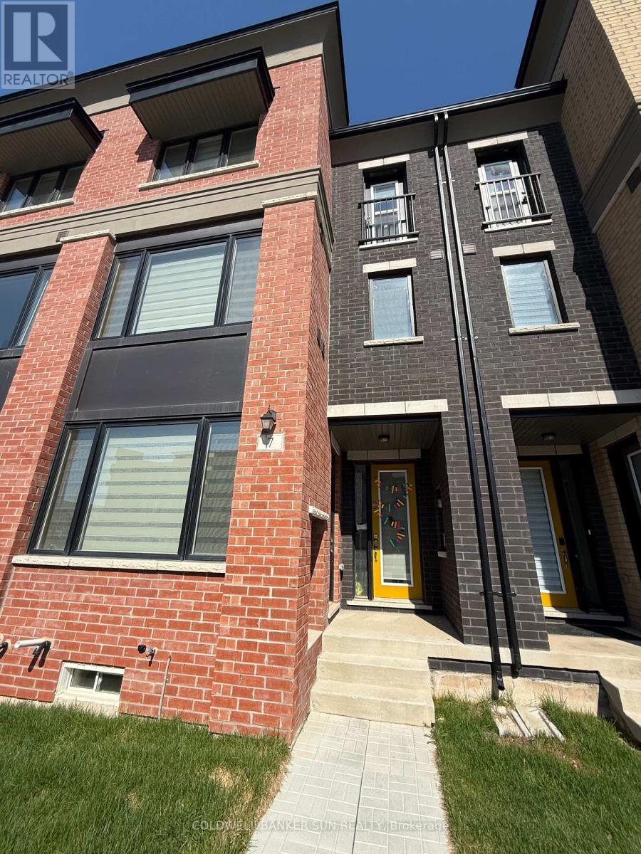 7 Marvin Avenue, Oakville, Ontario  L6H 7C5 - Photo 5 - W13061056