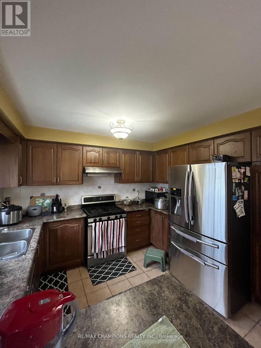 23 Snowdrift Trail, Brampton, Ontario  L6R 3K2 - Photo 8 - W13061100