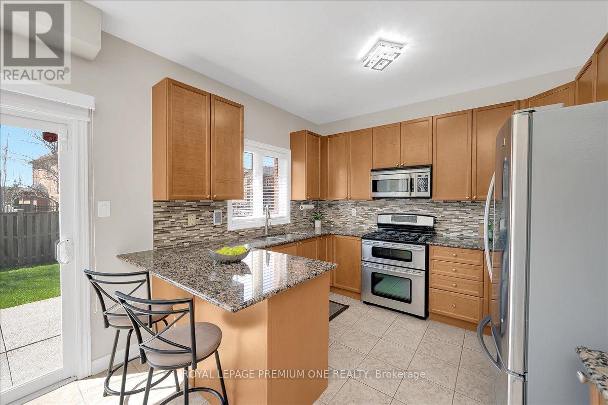 30 Monabelle Crescent, Brampton, Ontario  L6P 1W5 - Photo 13 - W13061106