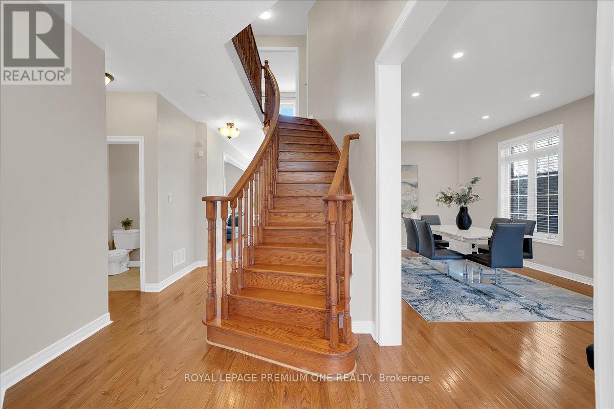 30 Monabelle Crescent, Brampton, Ontario  L6P 1W5 - Photo 7 - W13061106