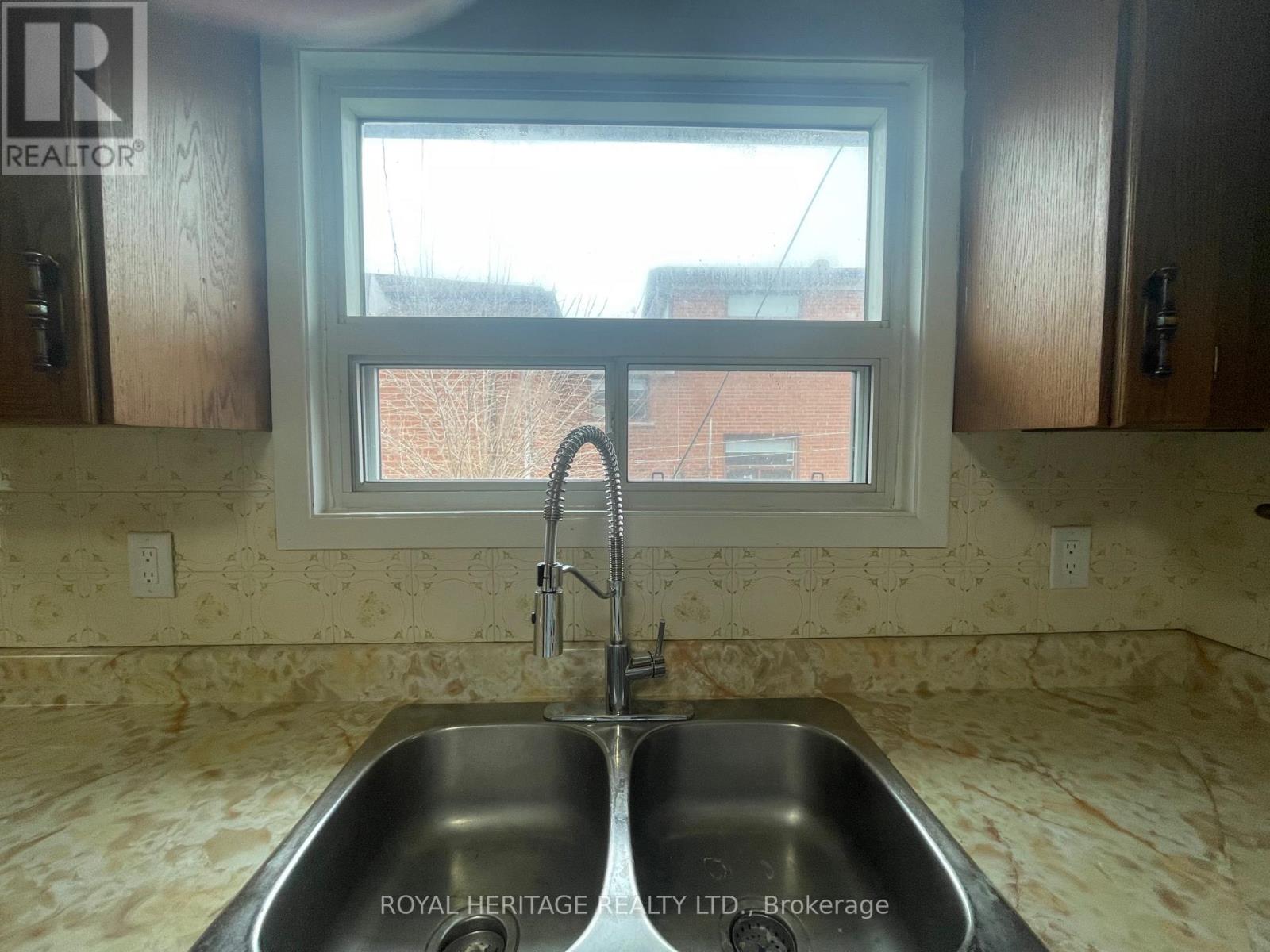 Main Floor - 281 Driftwood Avenue, Toronto, Ontario  M3N 2N6 - Photo 11 - W13061132