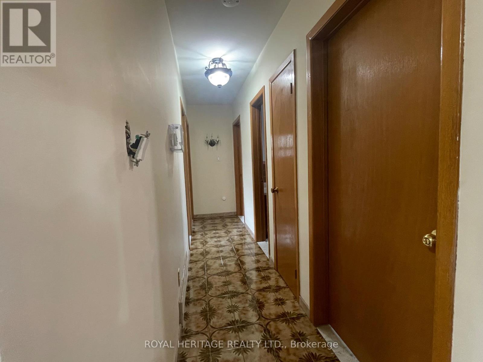 Main Floor - 281 Driftwood Avenue, Toronto, Ontario  M3N 2N6 - Photo 12 - W13061132