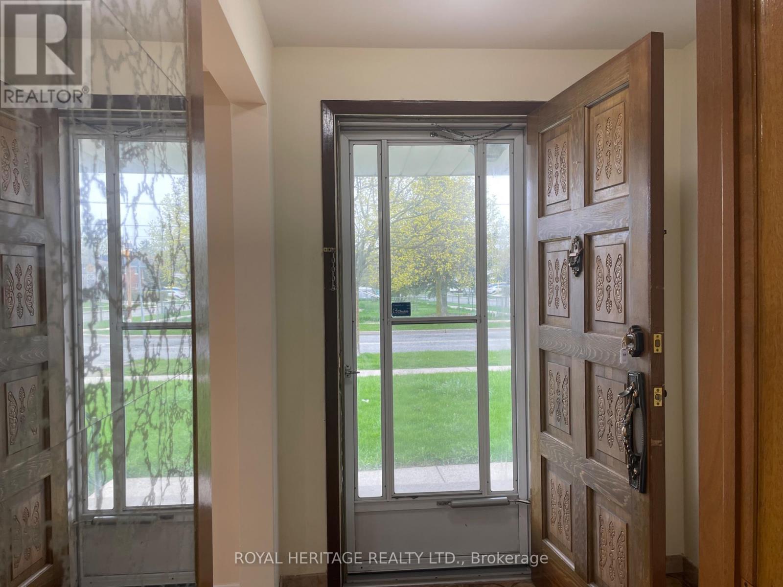 Main Floor - 281 Driftwood Avenue, Toronto, Ontario  M3N 2N6 - Photo 3 - W13061132