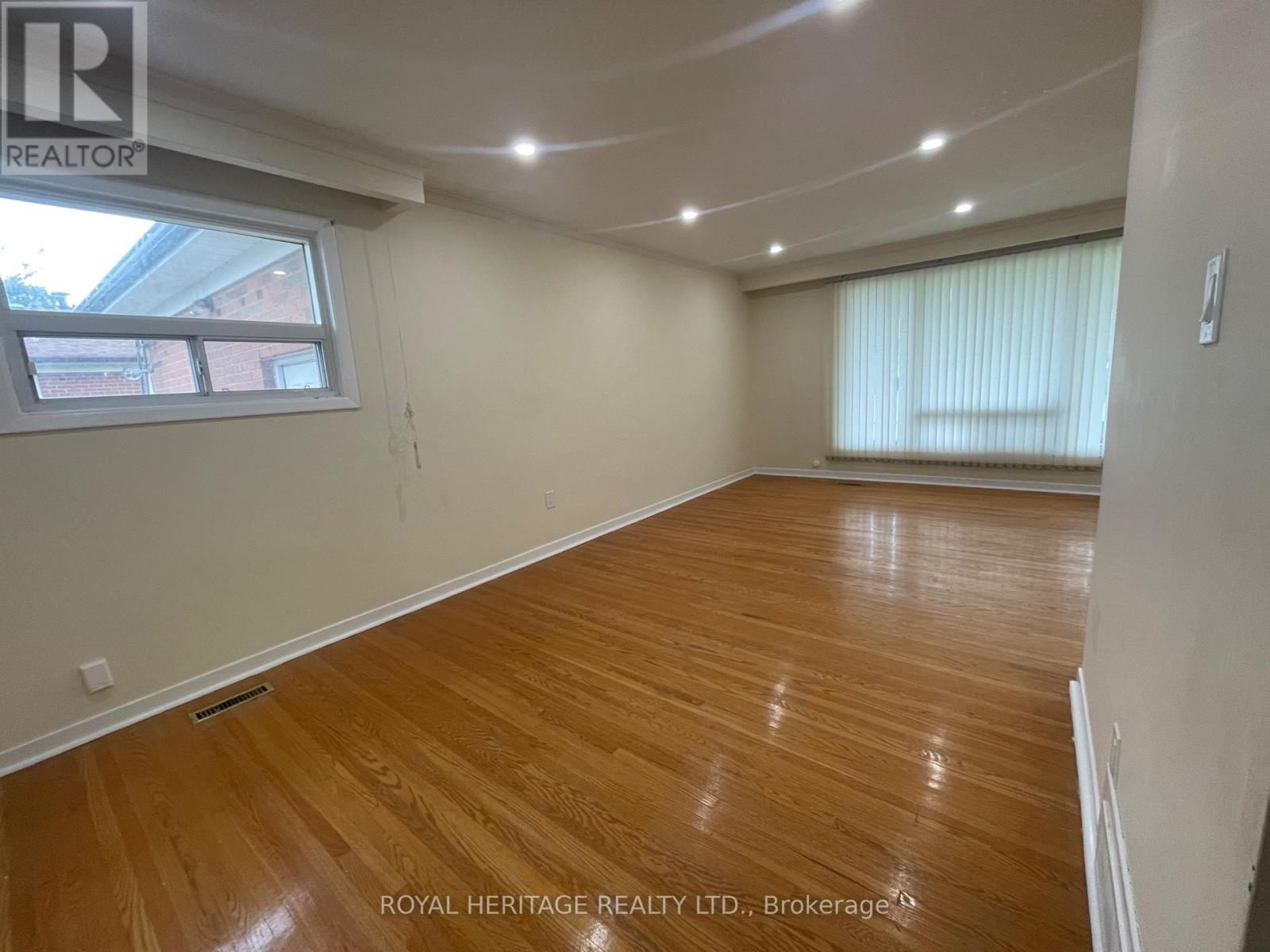 Main Floor - 281 Driftwood Avenue, Toronto, Ontario  M3N 2N6 - Photo 6 - W13061132