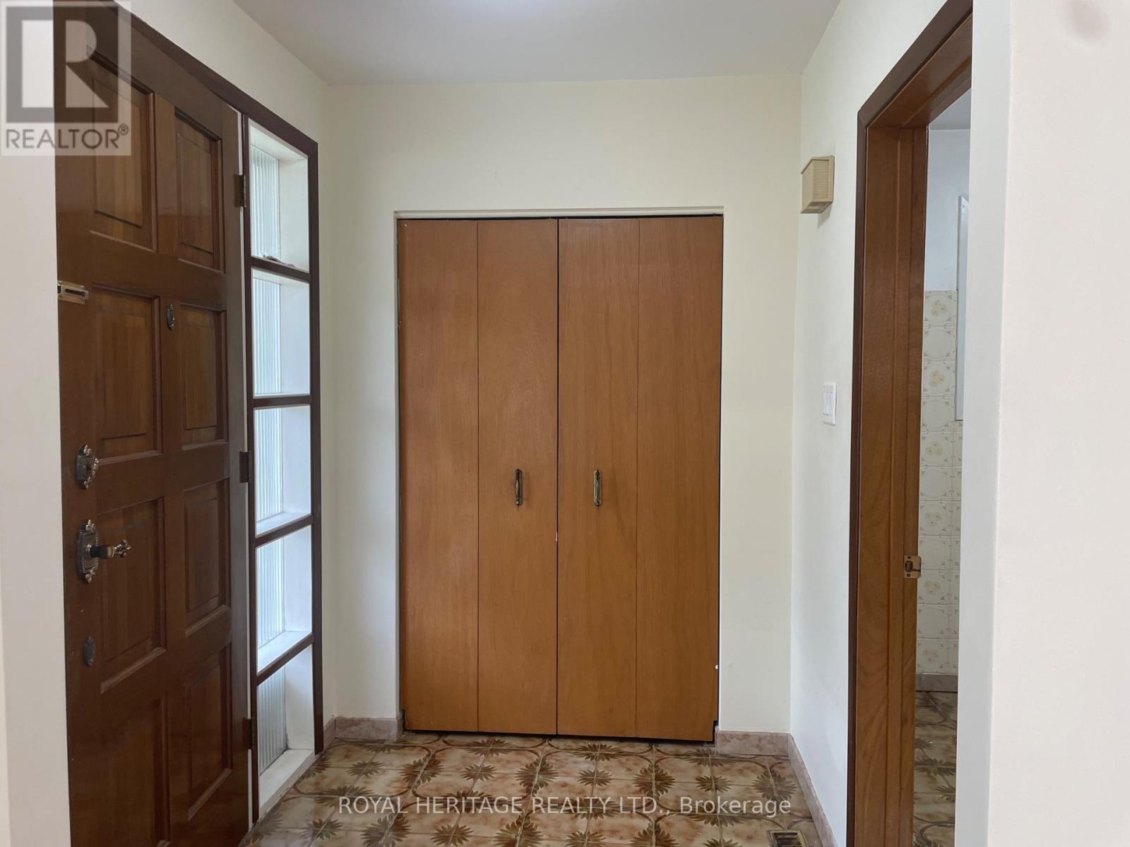 Main Floor - 281 Driftwood Avenue, Toronto, Ontario  M3N 2N6 - Photo 7 - W13061132