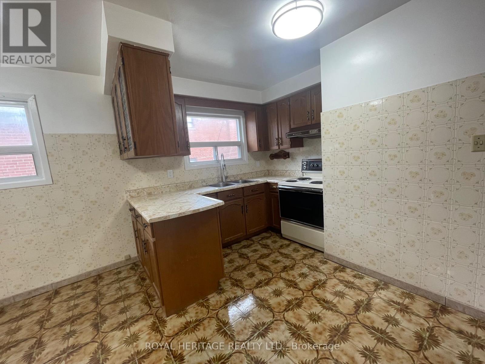 Main Floor - 281 Driftwood Avenue, Toronto, Ontario  M3N 2N6 - Photo 9 - W13061132