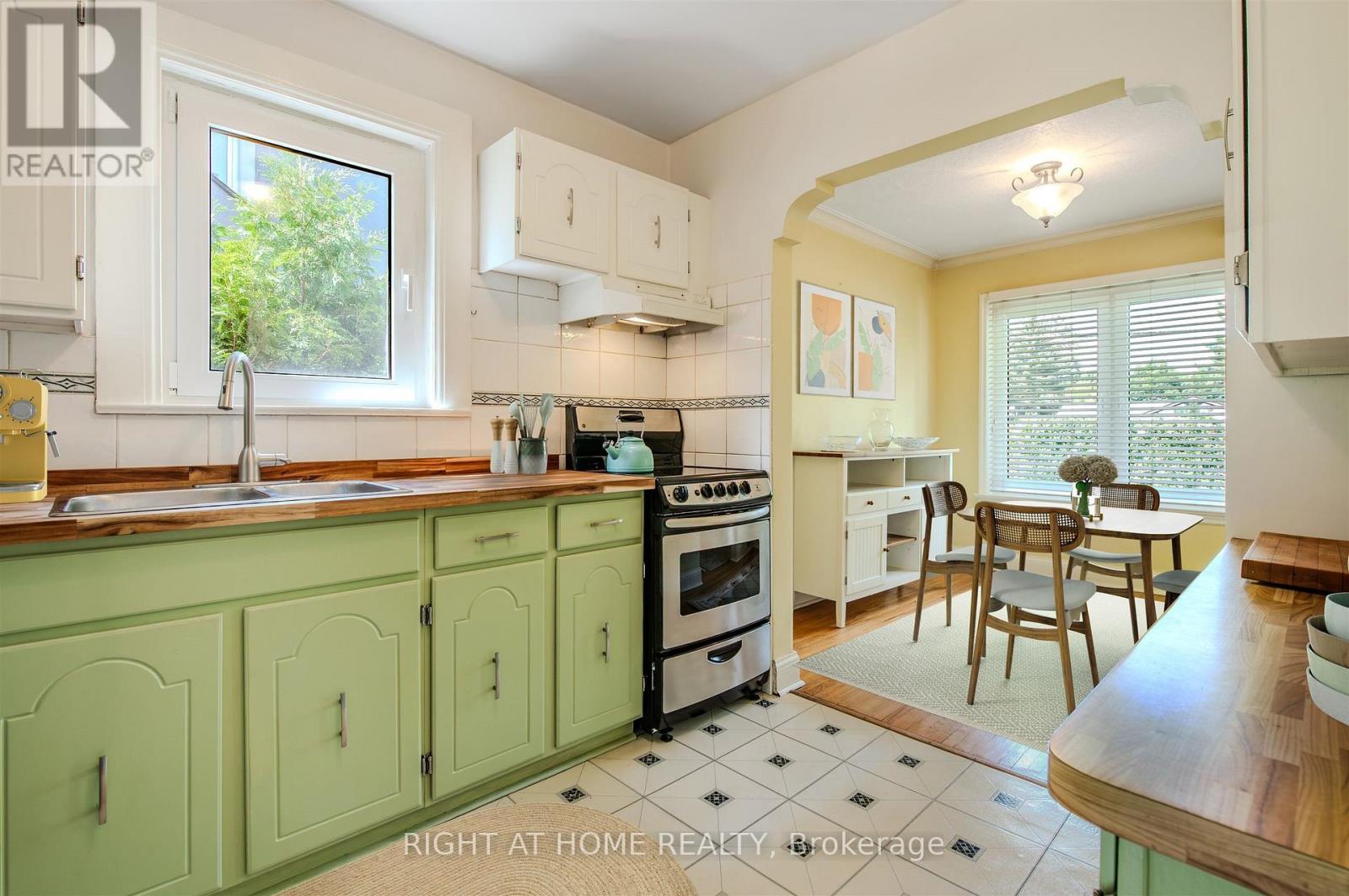 309 Rathburn Road, Toronto, Ontario  M9B 2L7 - Photo 9 - W13061140