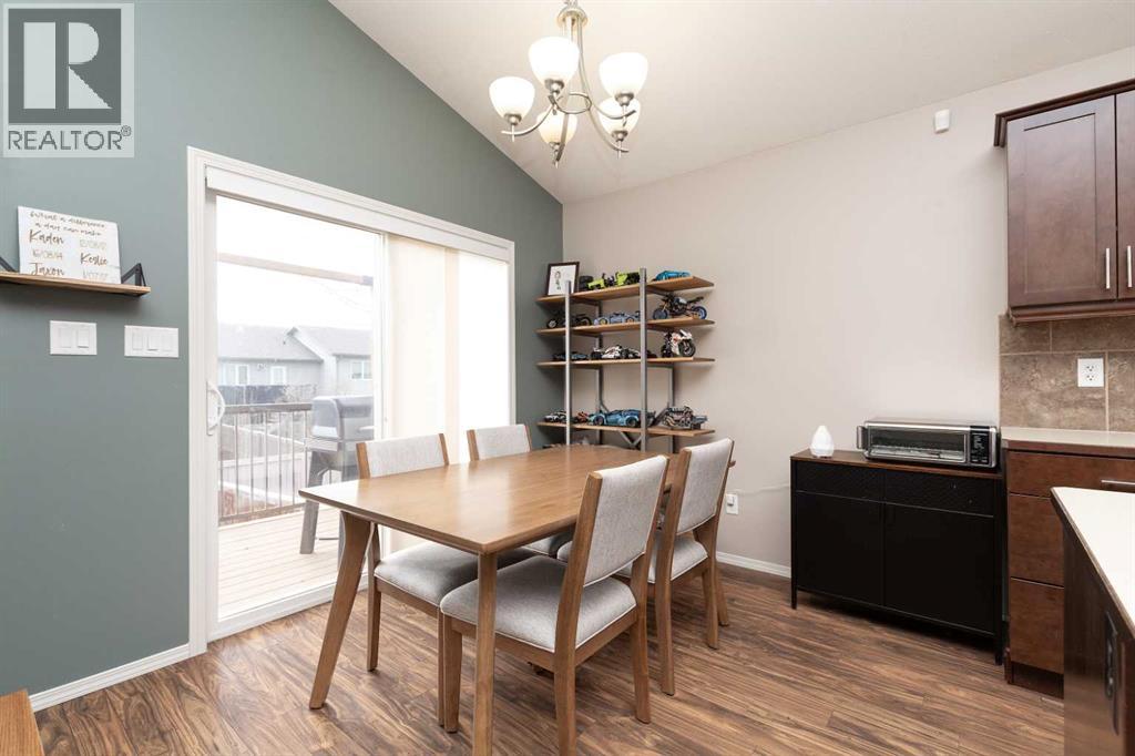 719 Silkstone Close W, Lethbridge, Alberta  T1J 4B9 - Photo 9 - A2306570