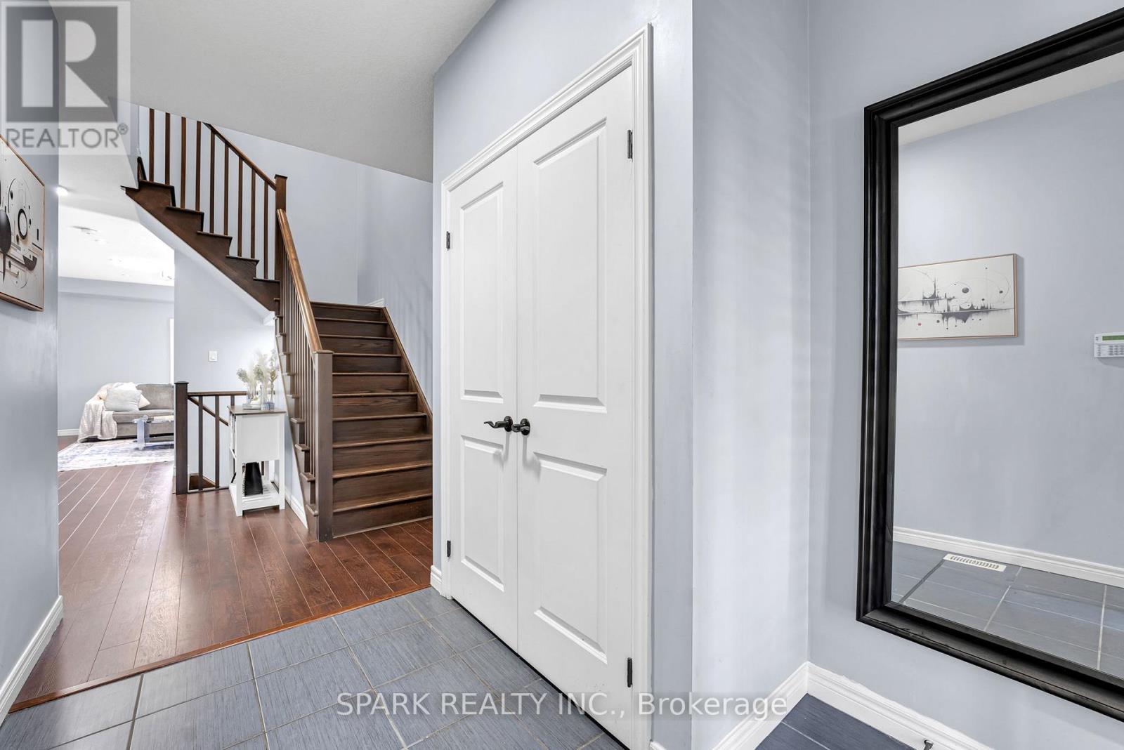 4 Cutts Crescent, Hamilton, Ontario  L0R 1C0 - Photo 3 - X13061090