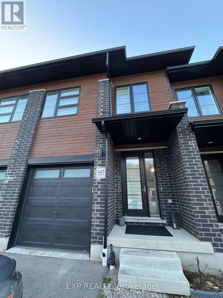 897 Robert Ferrie Drive, Kitchener, Ontario  N2R 0P2 - Photo 2 - X13061096