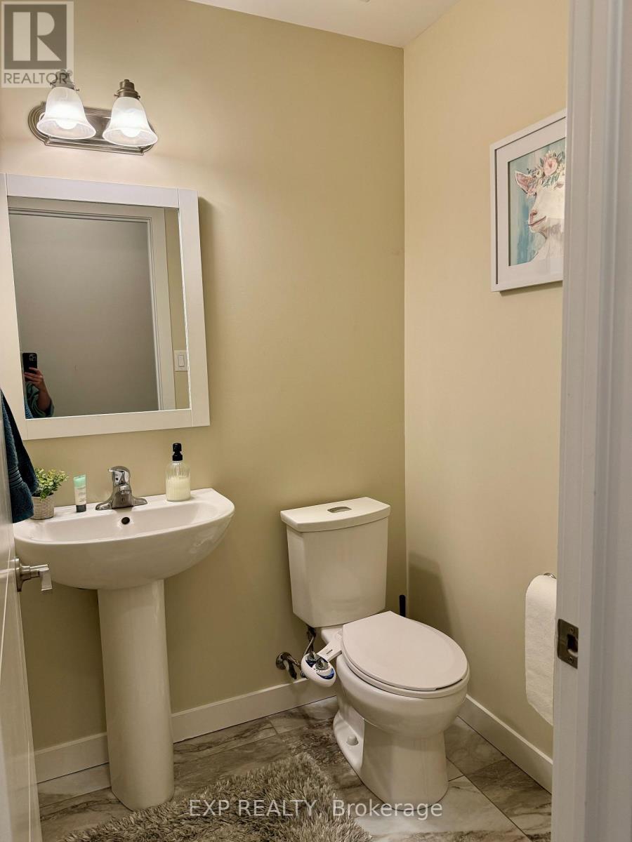 897 Robert Ferrie Drive, Kitchener, Ontario  N2R 0P2 - Photo 9 - X13061096