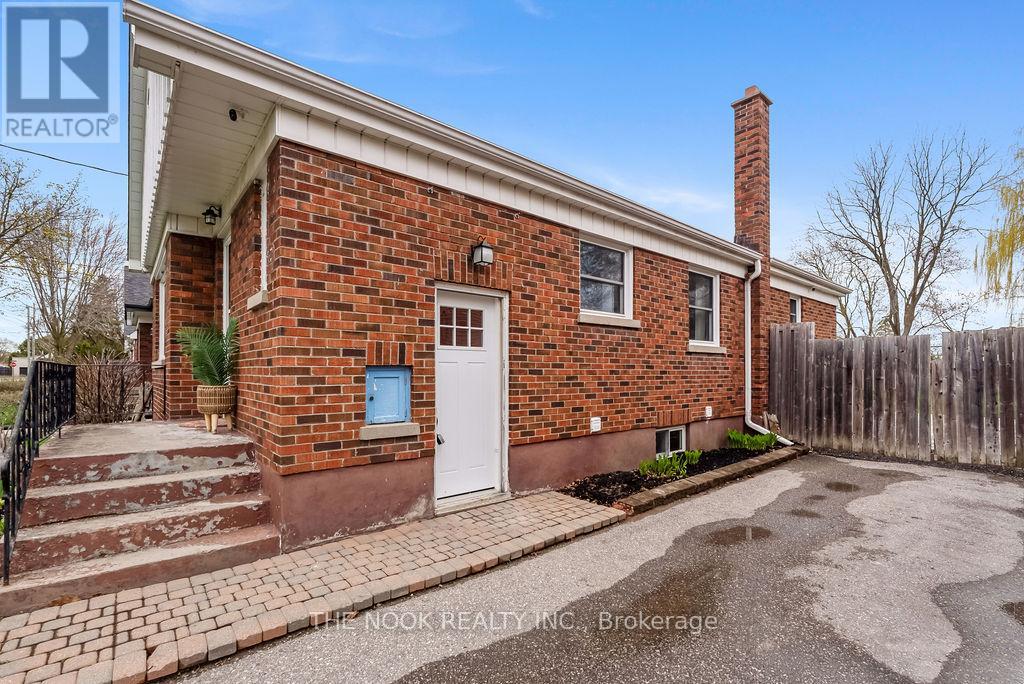 855 Hortop Street, Oshawa, Ontario  L1G 4N8 - Photo 4 - E13061200