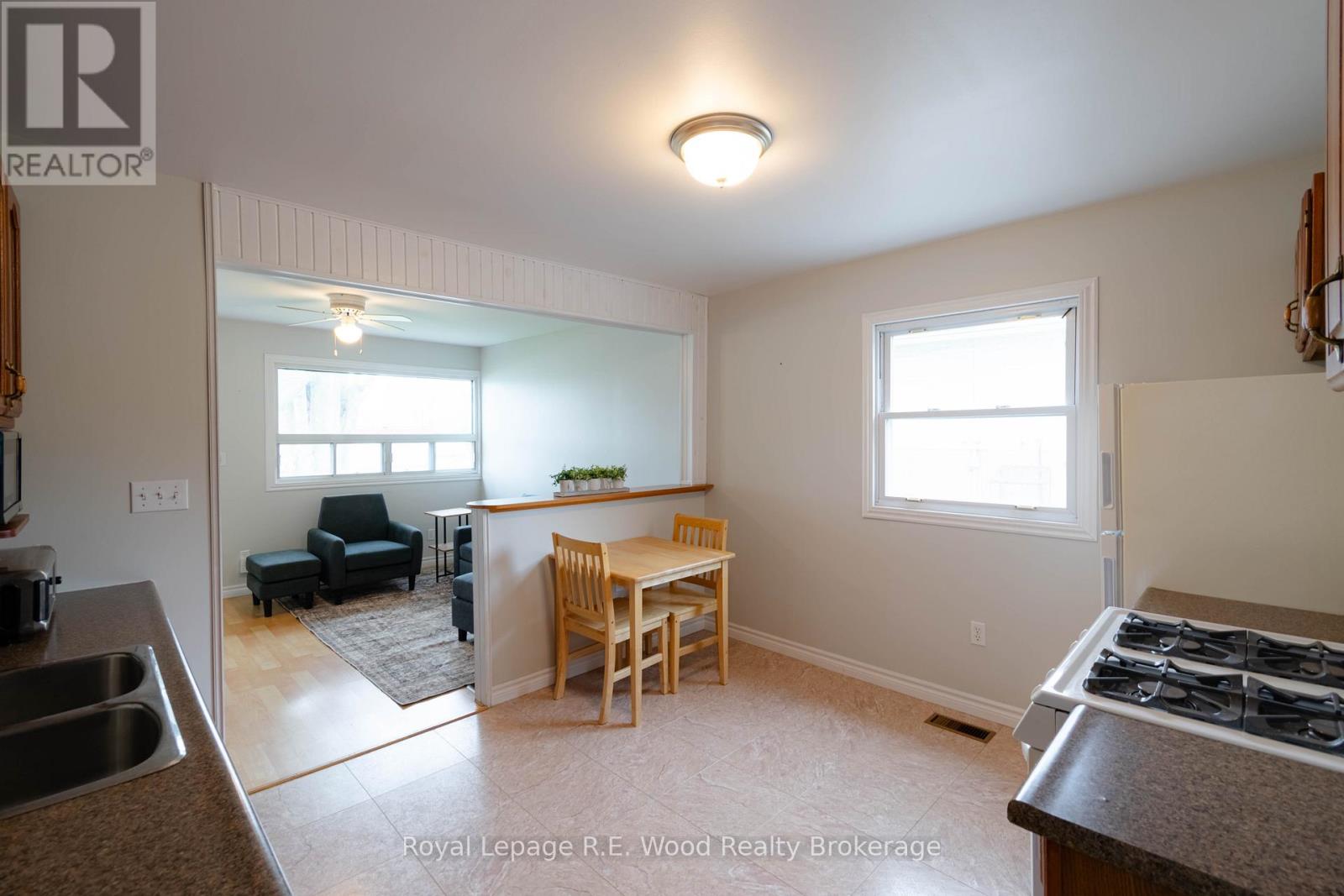 22 North Street E, Tillsonburg, Ontario  N4G 1B3 - Photo 4 - X13061192