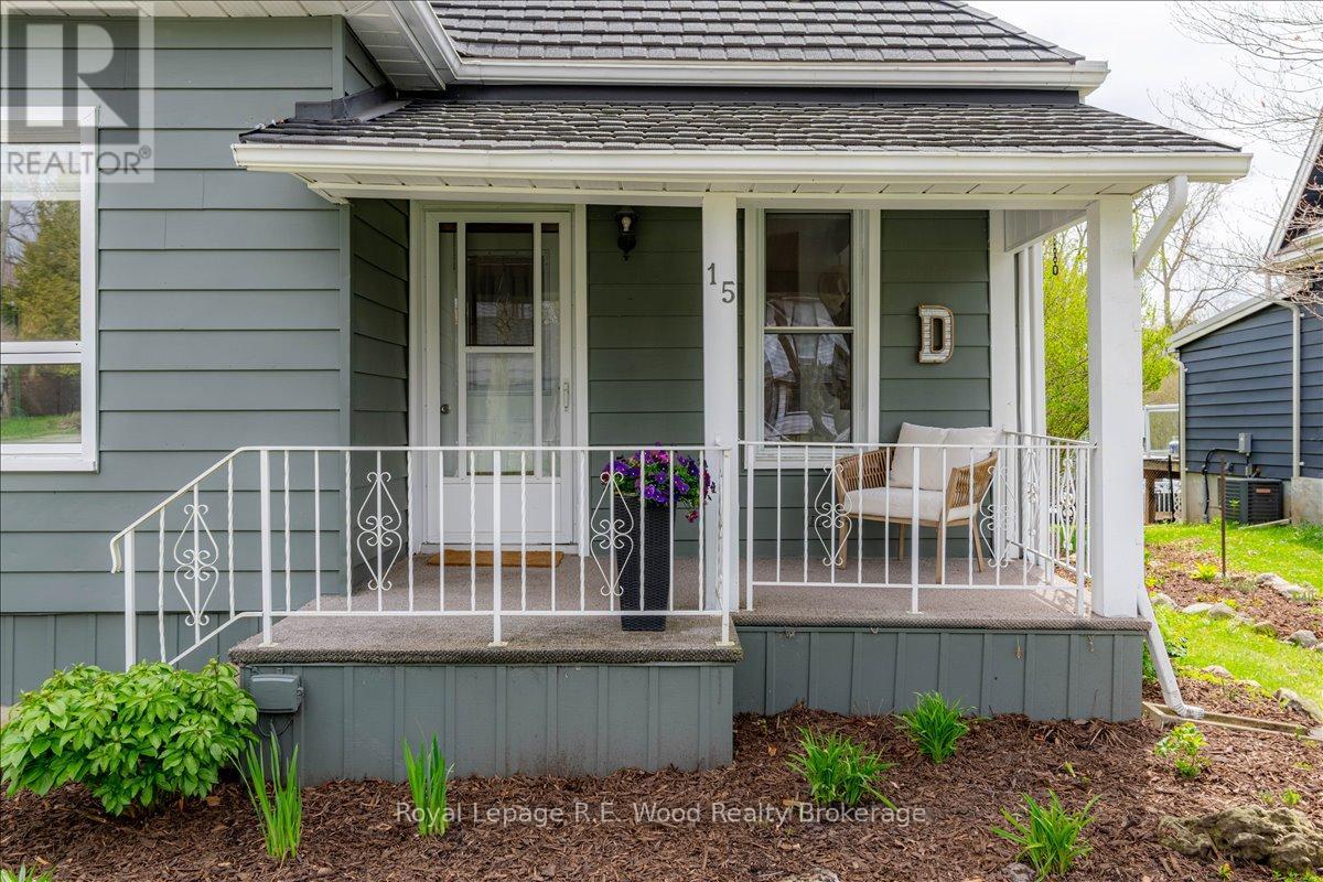 15 Van Street, Tillsonburg, Ontario  N4G 2M7 - Photo 3 - X13061202