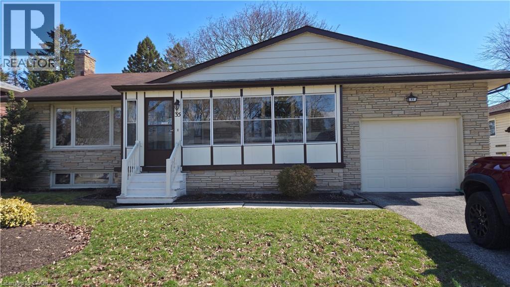 35 BRADLEY Drive, Kitchener, Ontario