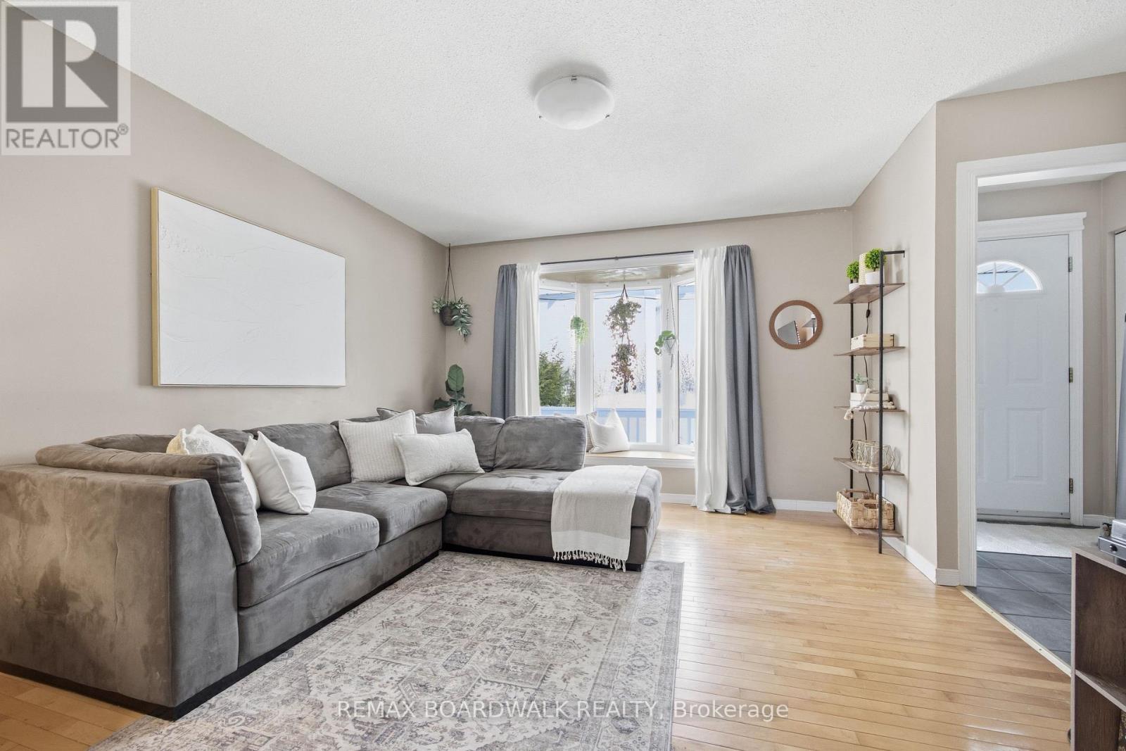 32 Provost Street, Perth, Ontario  K7H 3H1 - Photo 3 - X12928686