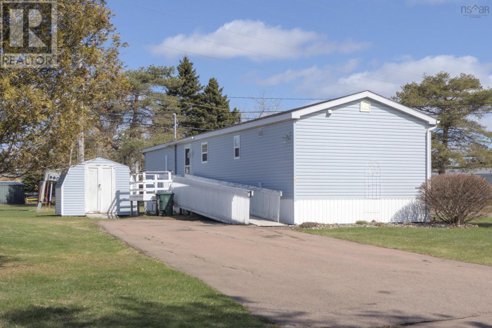 10 Lorne Crescent, Amherst, Nova Scotia