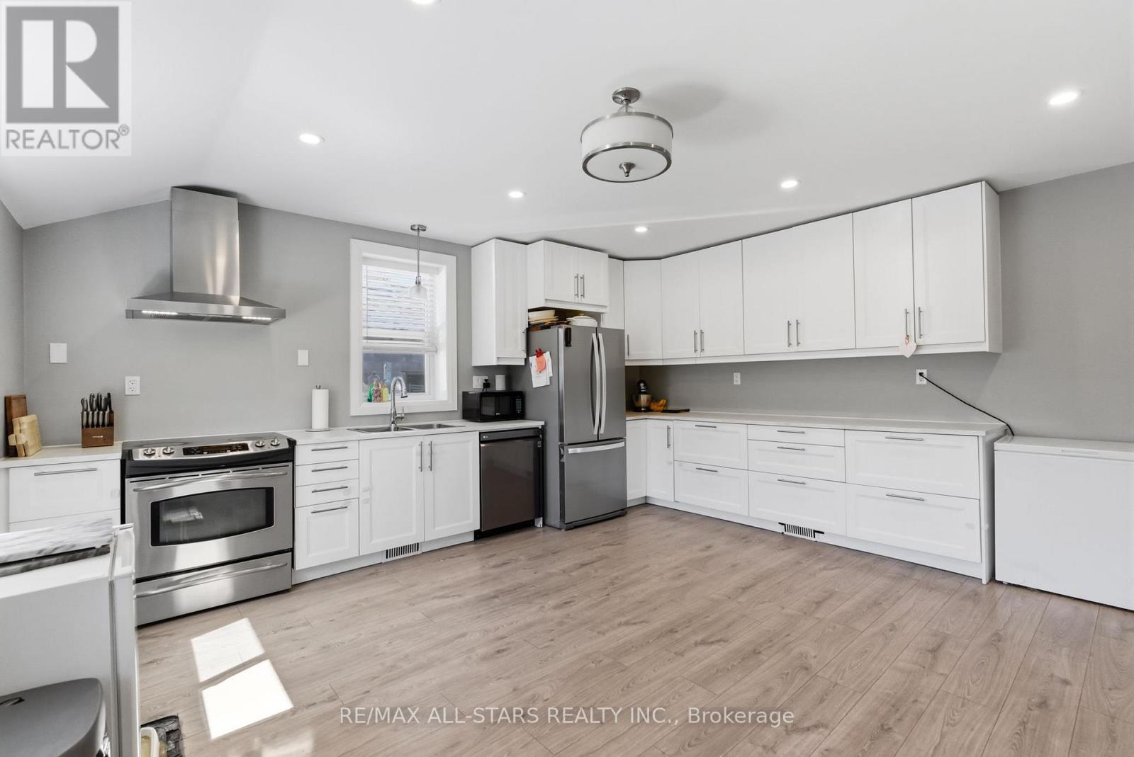 88 Victoria Road, Georgina, Ontario  L0E 1N0 - Photo 6 - N13028658