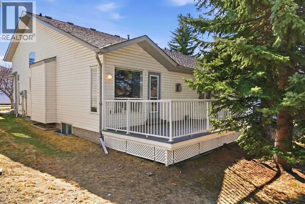 35 Douglasview Park Se, Calgary, Alberta  T2Z 2R9 - Photo 5 - A2306385