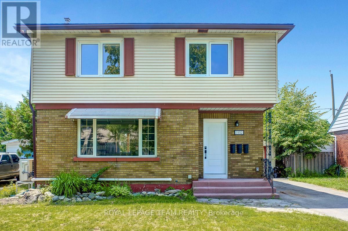 2 - 1952 OTHELLO AVENUE, Ottawa, Ontario