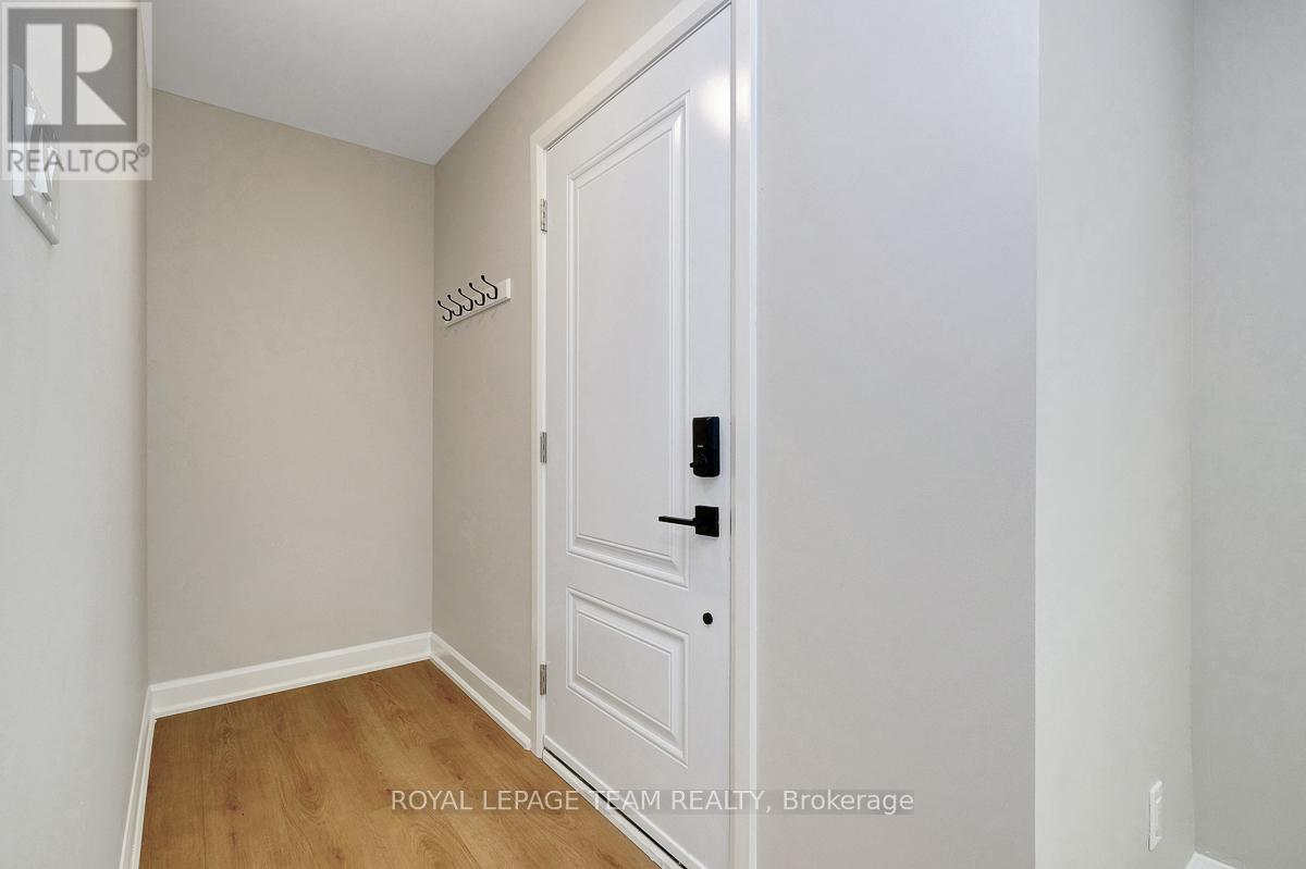 2 - 1952 Othello Avenue, Ottawa, Ontario  K1G 2A4 - Photo 2 - X13061300