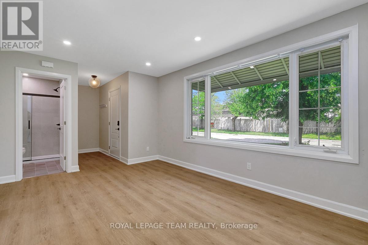 2 - 1952 Othello Avenue, Ottawa, Ontario  K1G 2A4 - Photo 3 - X13061300