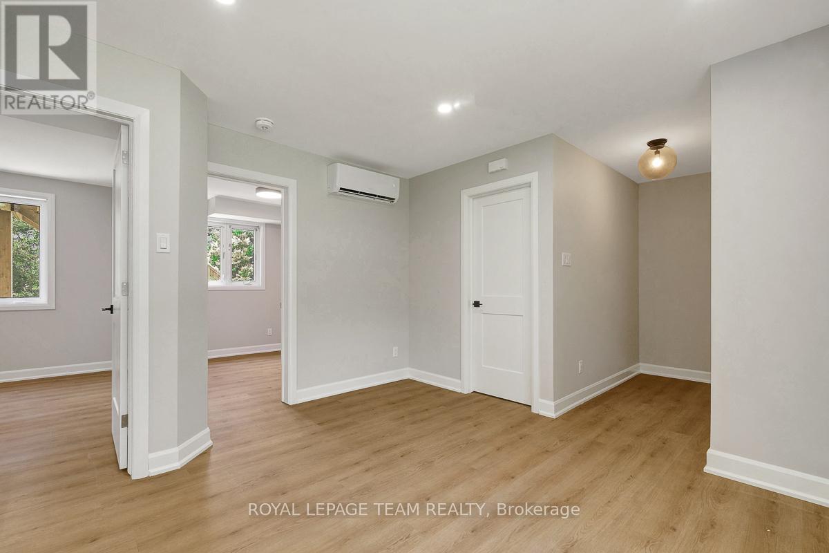 2 - 1952 Othello Avenue, Ottawa, Ontario  K1G 2A4 - Photo 4 - X13061300