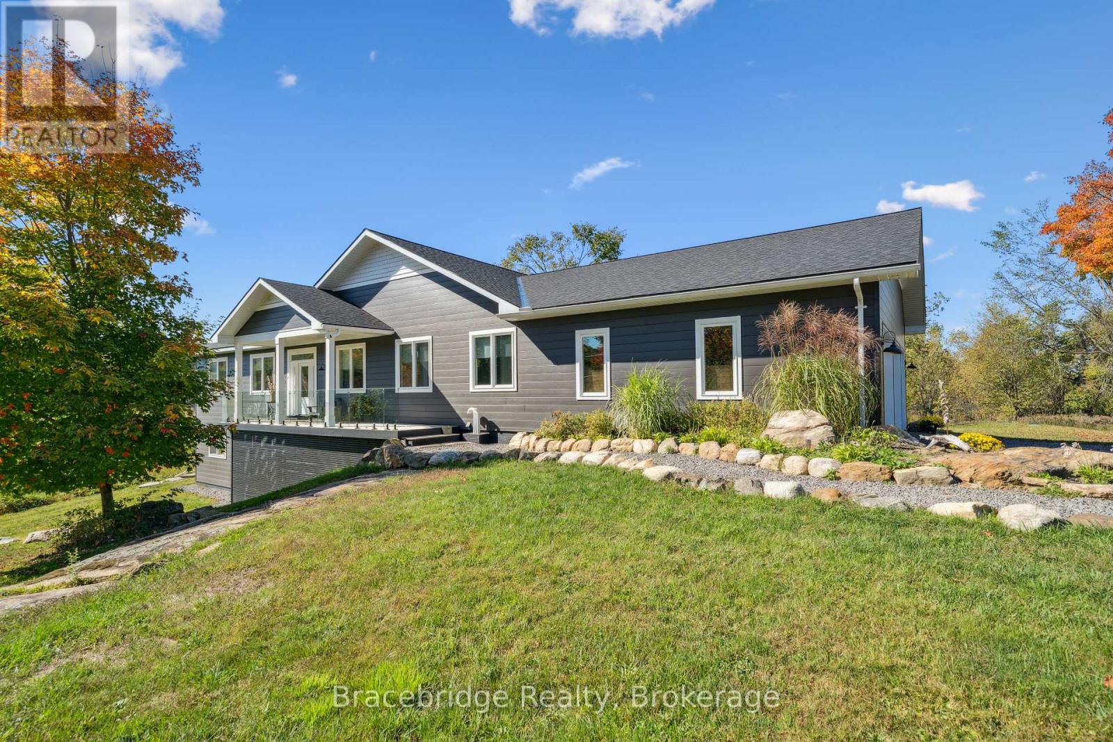 1006 Stephens Bay Road, Bracebridge, Ontario  P1L 1X2 - Photo 1 - X13060412