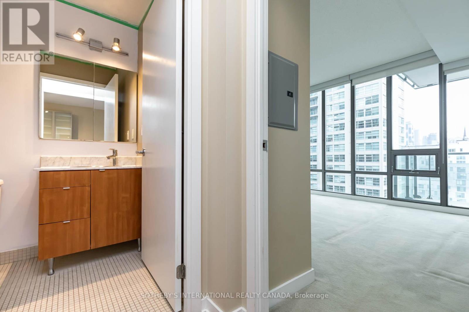 1004 - 33 Lombard Street, Toronto, Ontario  M5C 3H8 - Photo 14 - C13061282