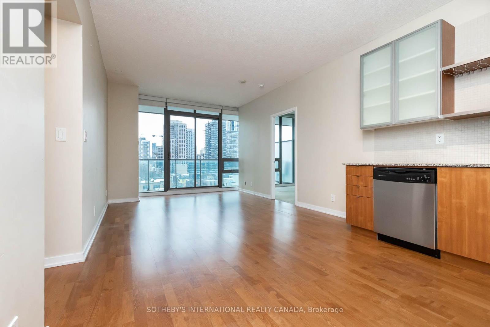 1004 - 33 Lombard Street, Toronto, Ontario  M5C 3H8 - Photo 2 - C13061282