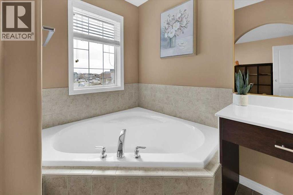 1009 Channelside Way Sw, Airdrie, Alberta  T4B 3H9 - Photo 24 - A2303627