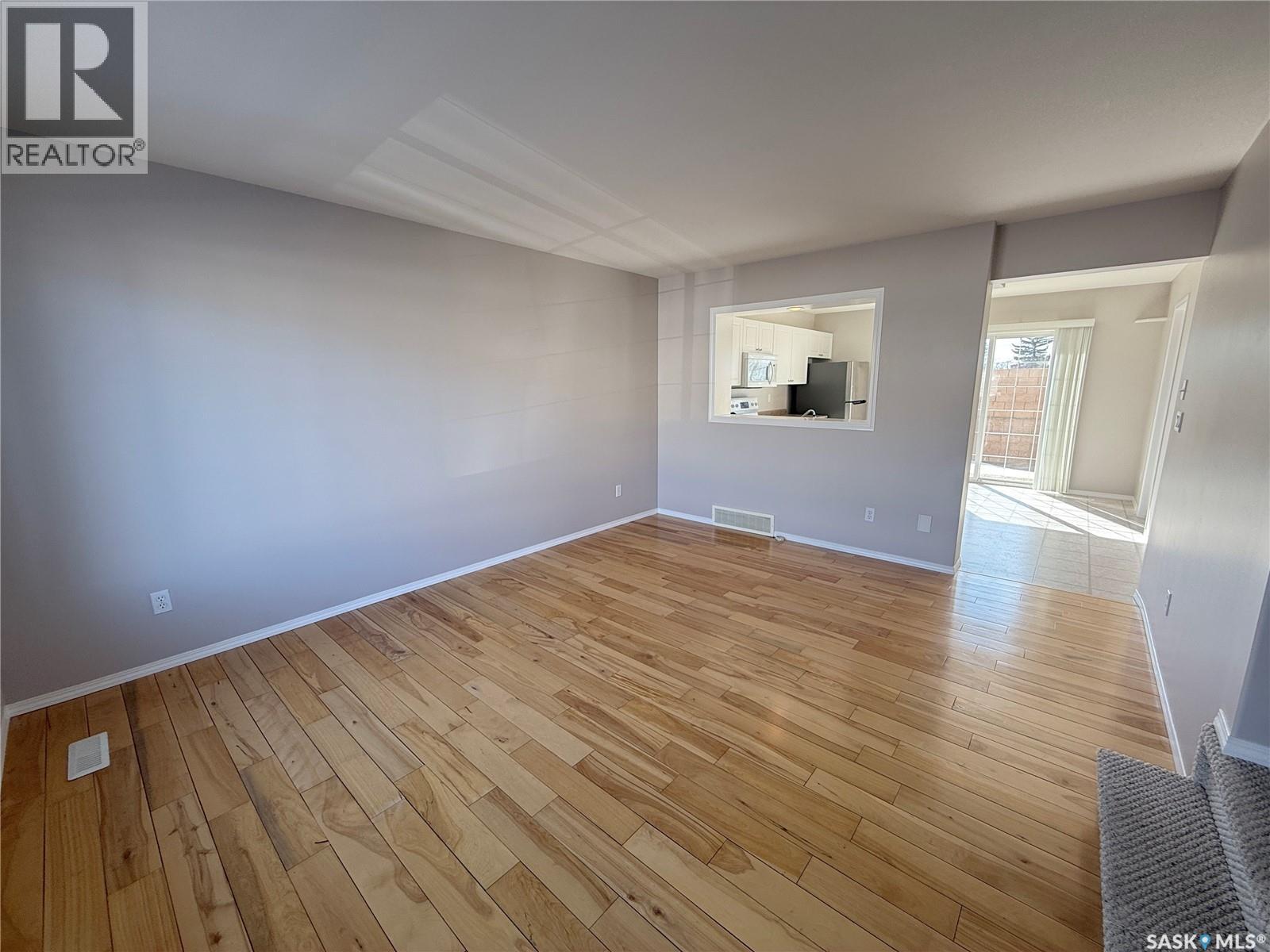 22 809 Kristjanson Road, Saskatoon, Saskatchewan  S7S 1M8 - Photo 2 - SK034269