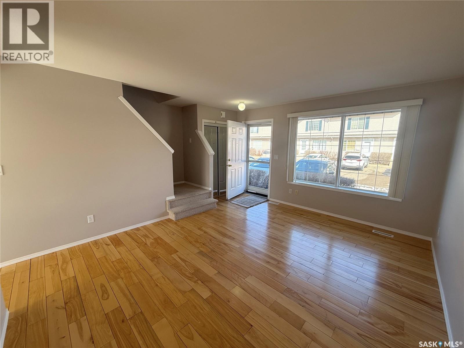 22 809 Kristjanson Road, Saskatoon, Saskatchewan  S7S 1M8 - Photo 4 - SK034269